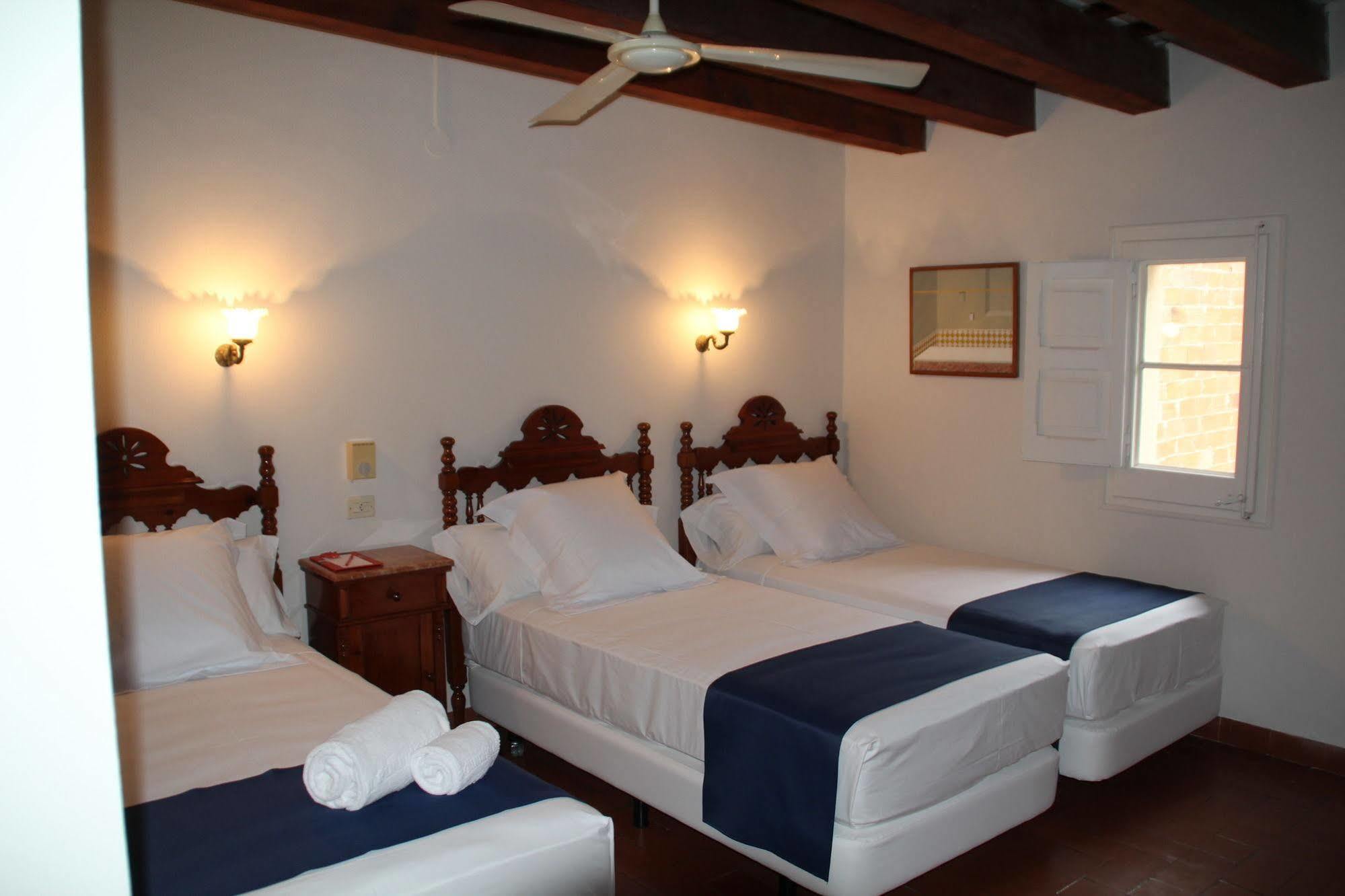 Hotel Medium Renaixenca Sitges Buitenkant foto