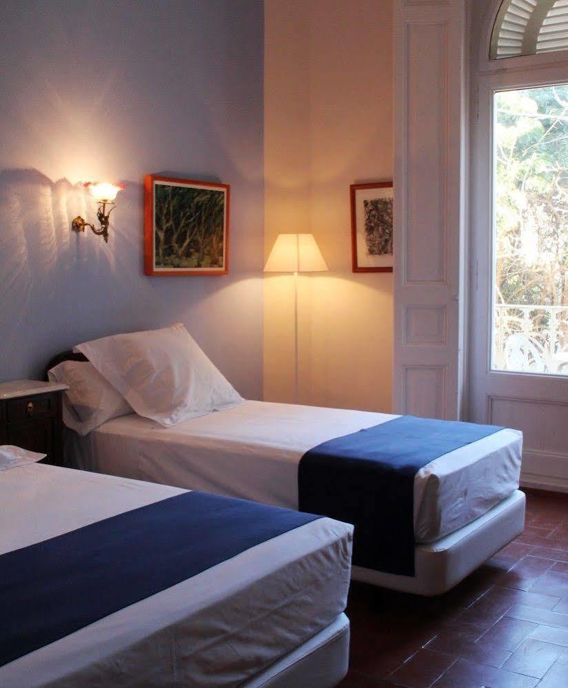 Hotel Medium Renaixenca Sitges Buitenkant foto